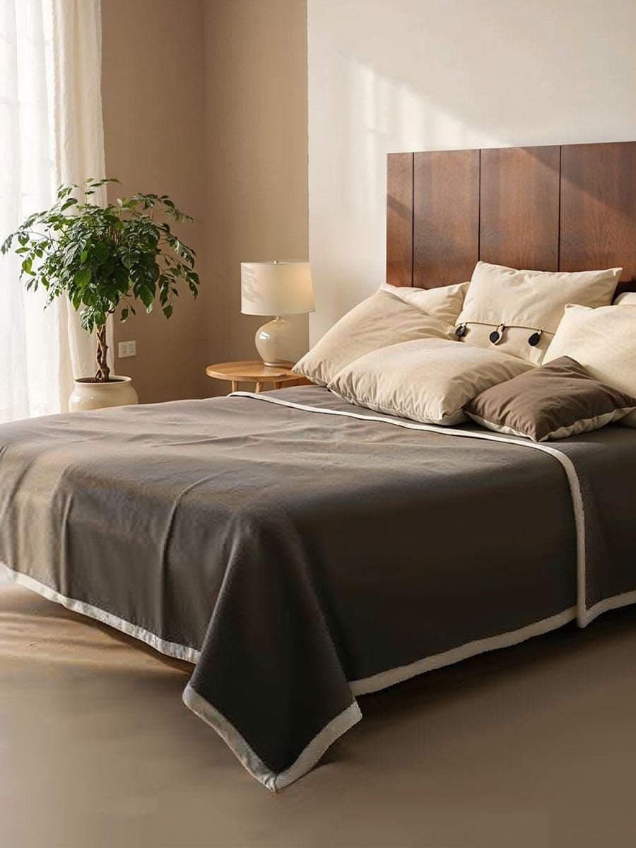 Coperta Misto Lana Bordata In Raso Bella - Co.Bi.