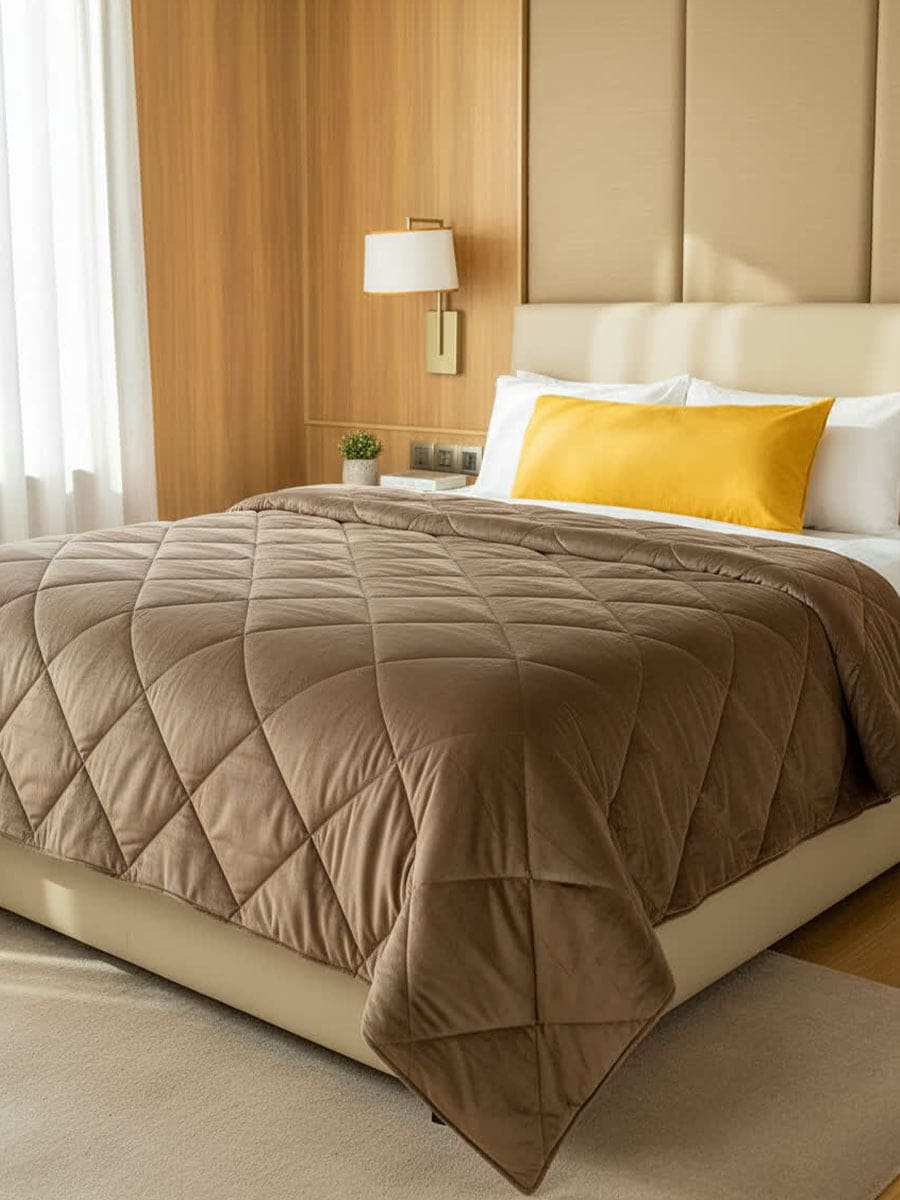 Trapunta Matrimoniale Jacquard Operata Ginevra - Gruppo Carillo