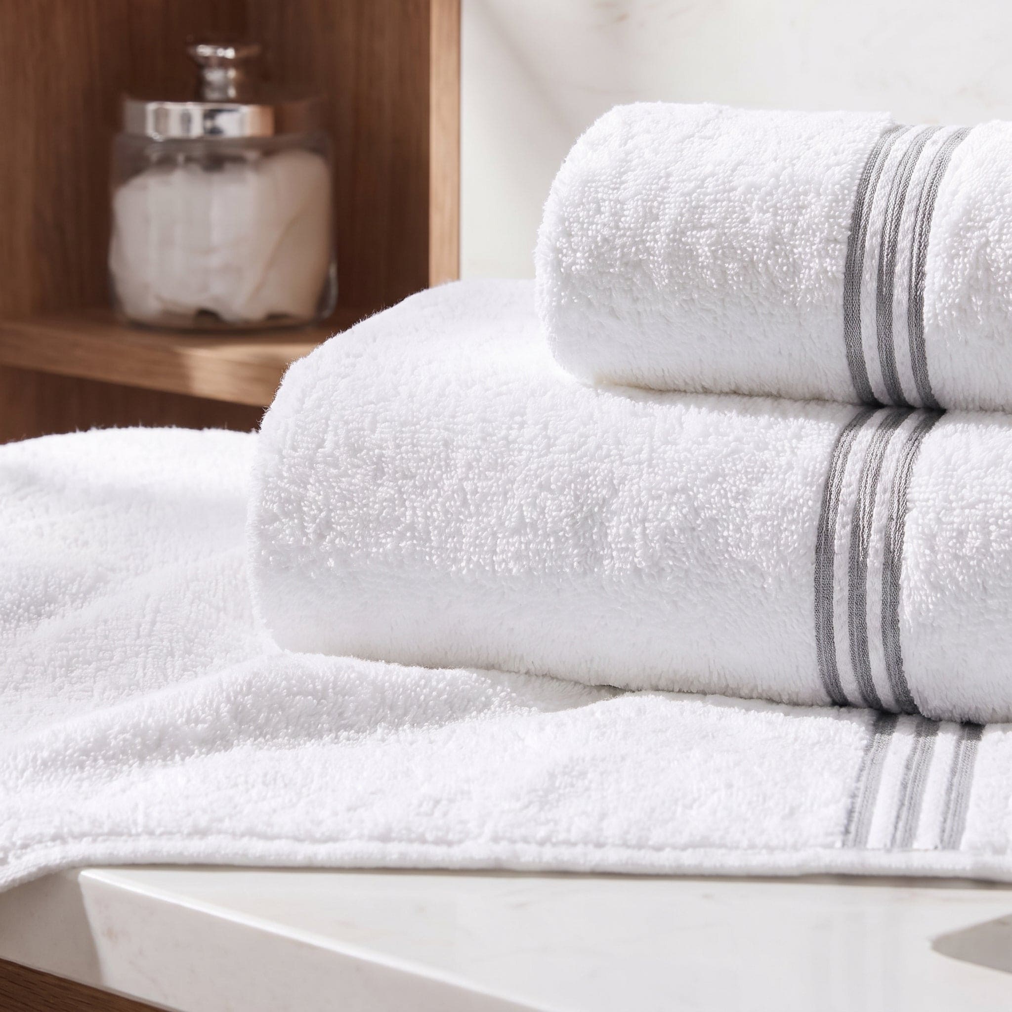 Set Coppiola e Telo Doccia in Spugna Ricamata Luxury 100% Cotone - Daunex