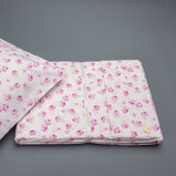 Completo copripiumino matrimoniale con fiori rosa. Federe, lenzuolo di sotto e sacco copripiumino. 